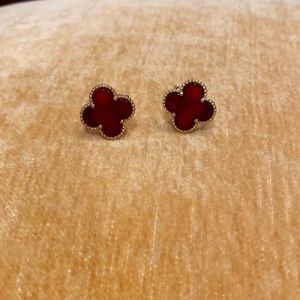Carnelian clover earrings